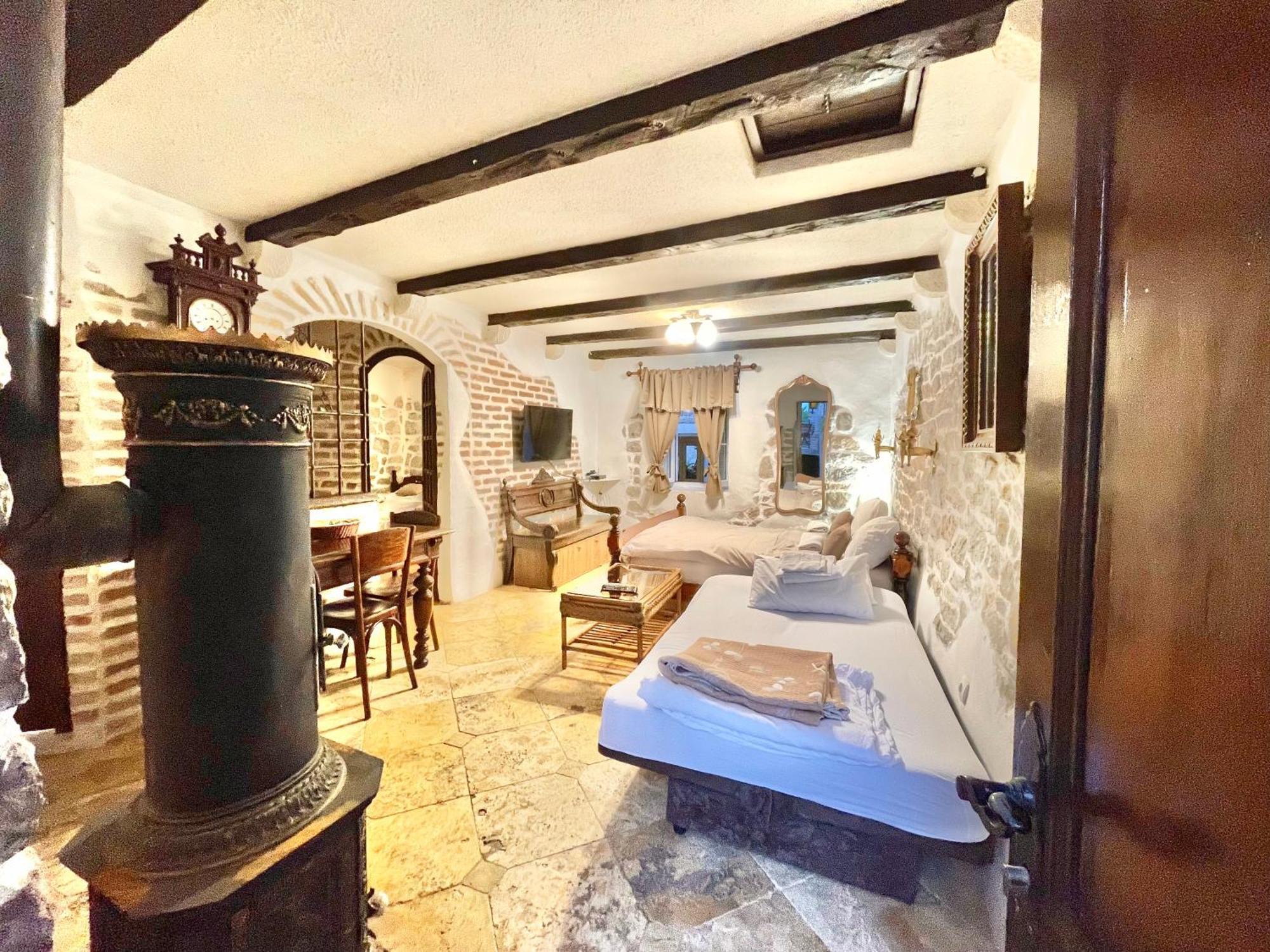 Old Town House With Private Garden Apartment Budva Exterior foto
