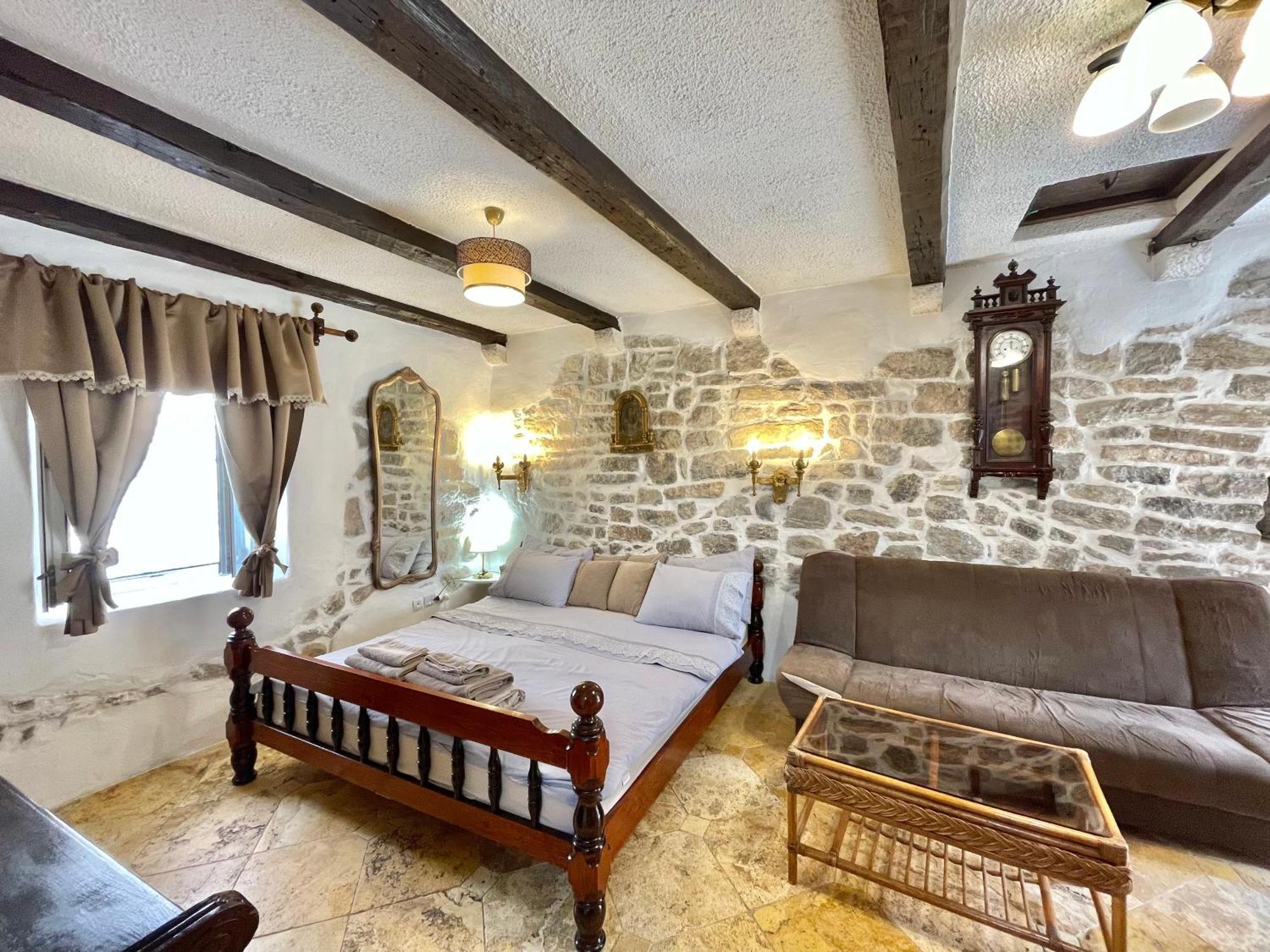 Old Town House With Private Garden Apartment Budva Exterior foto