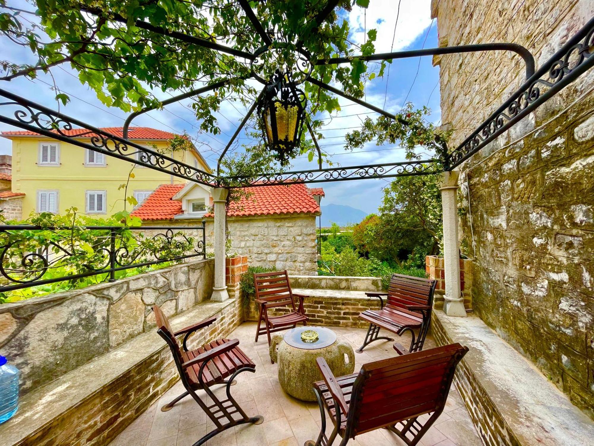 Old Town House With Private Garden Apartment Budva Exterior foto