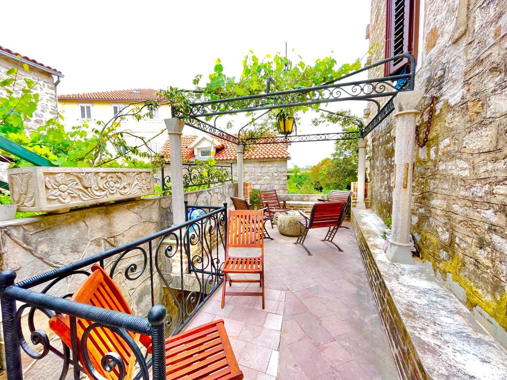 Old Town House With Private Garden Apartment Budva Exterior foto