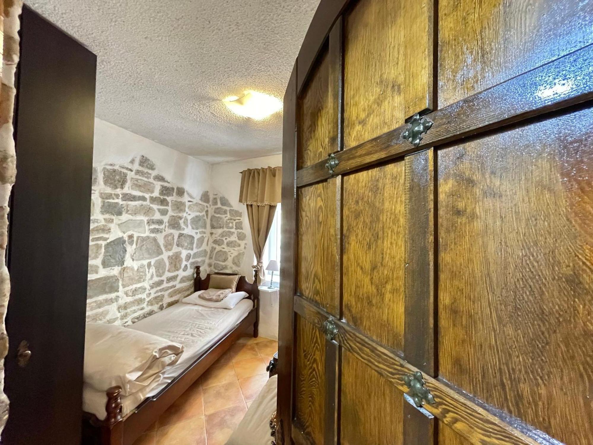 Old Town House With Private Garden Apartment Budva Exterior foto